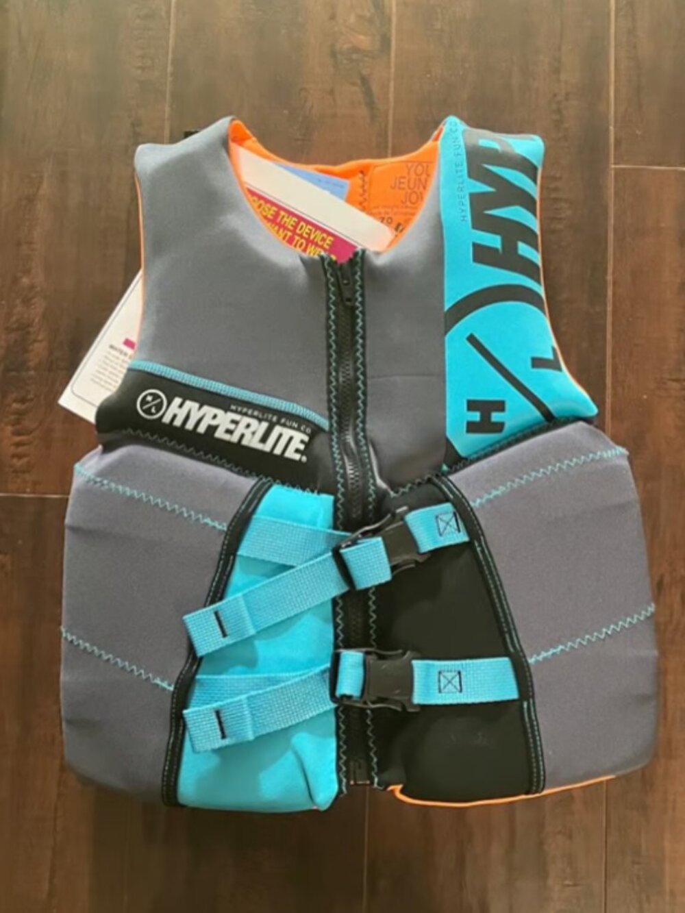 NWT Hyperlite Youth Life Vest